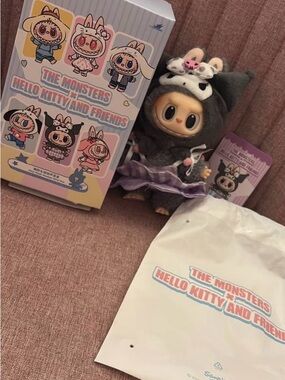 Labubu x sanrio kuromi